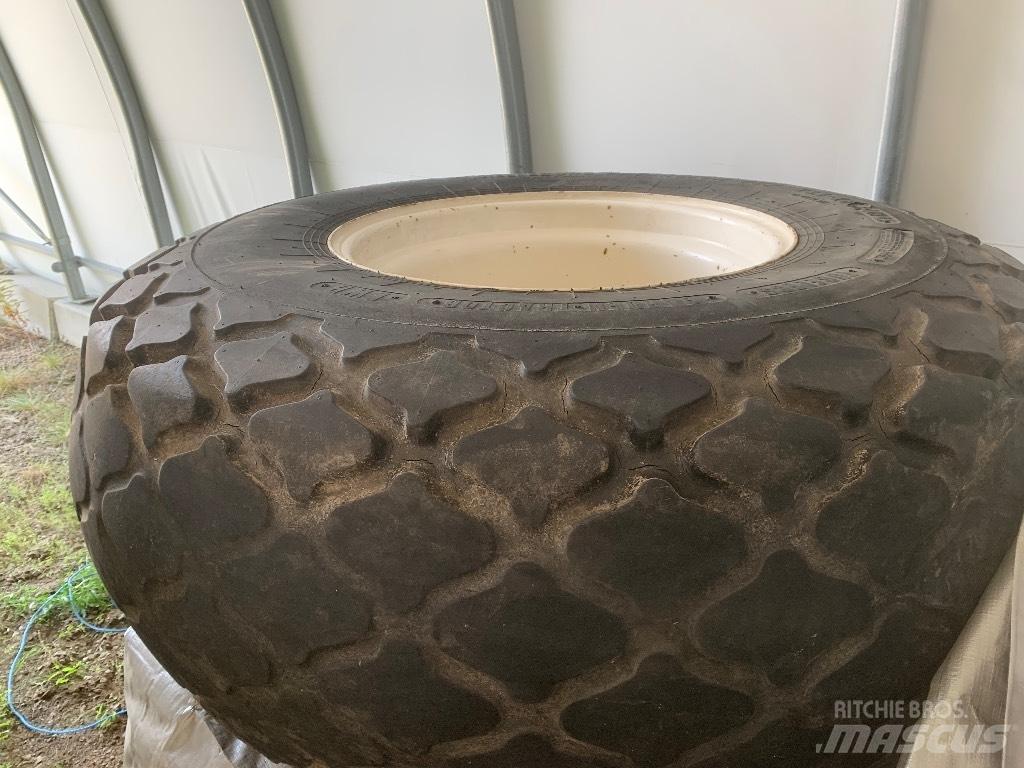 Trelleborg 23.1 26 タイヤ、ホイル、リム