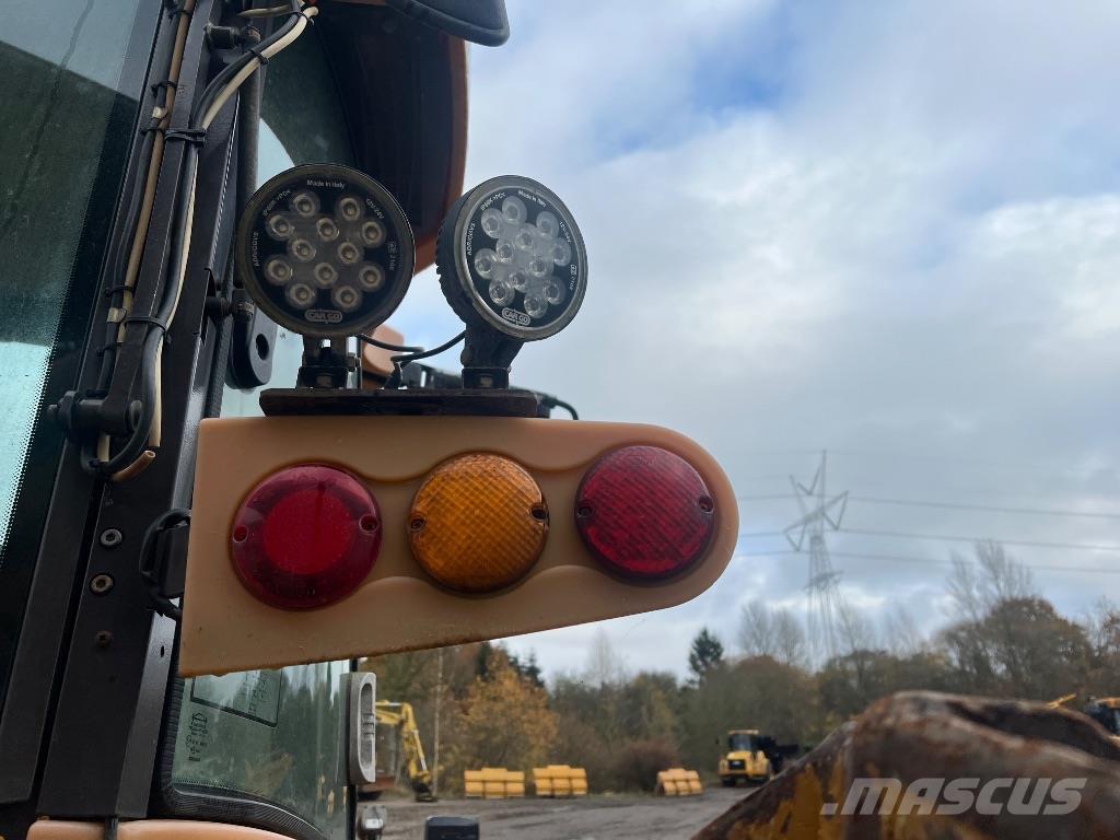 Hydrema 926D バックホーローダー