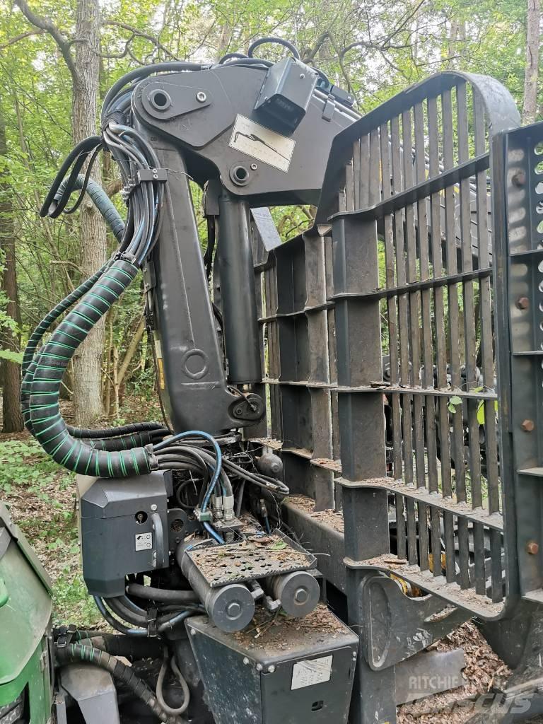 John Deere 1110G フォワーダー