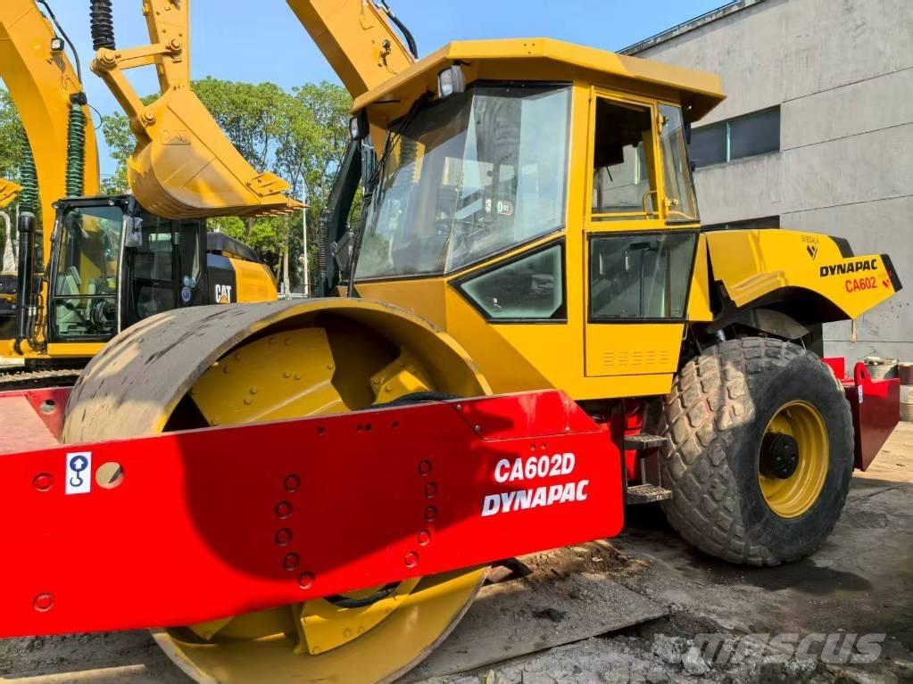Dynapac CA 602 振動ローラ
