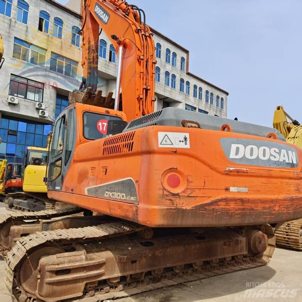 Doosan DX300LC 大型油圧ショベル12t以上（パワーショベル・ユンボ）