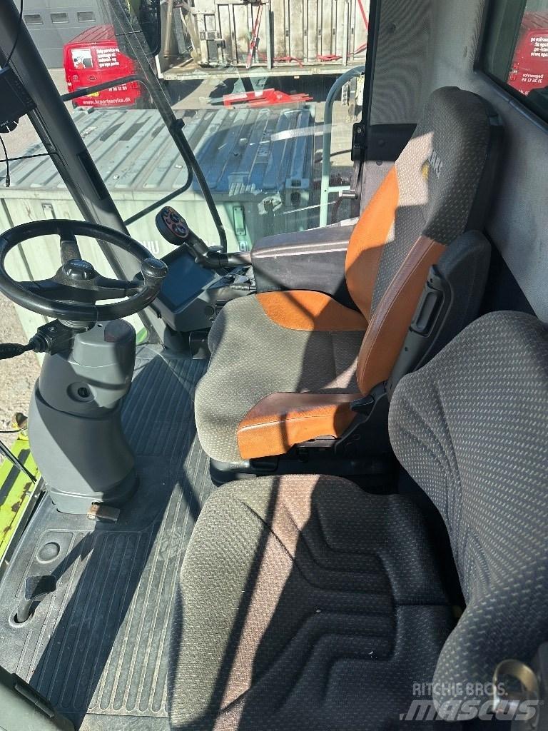 CLAAS Lexion 560 コンバイン