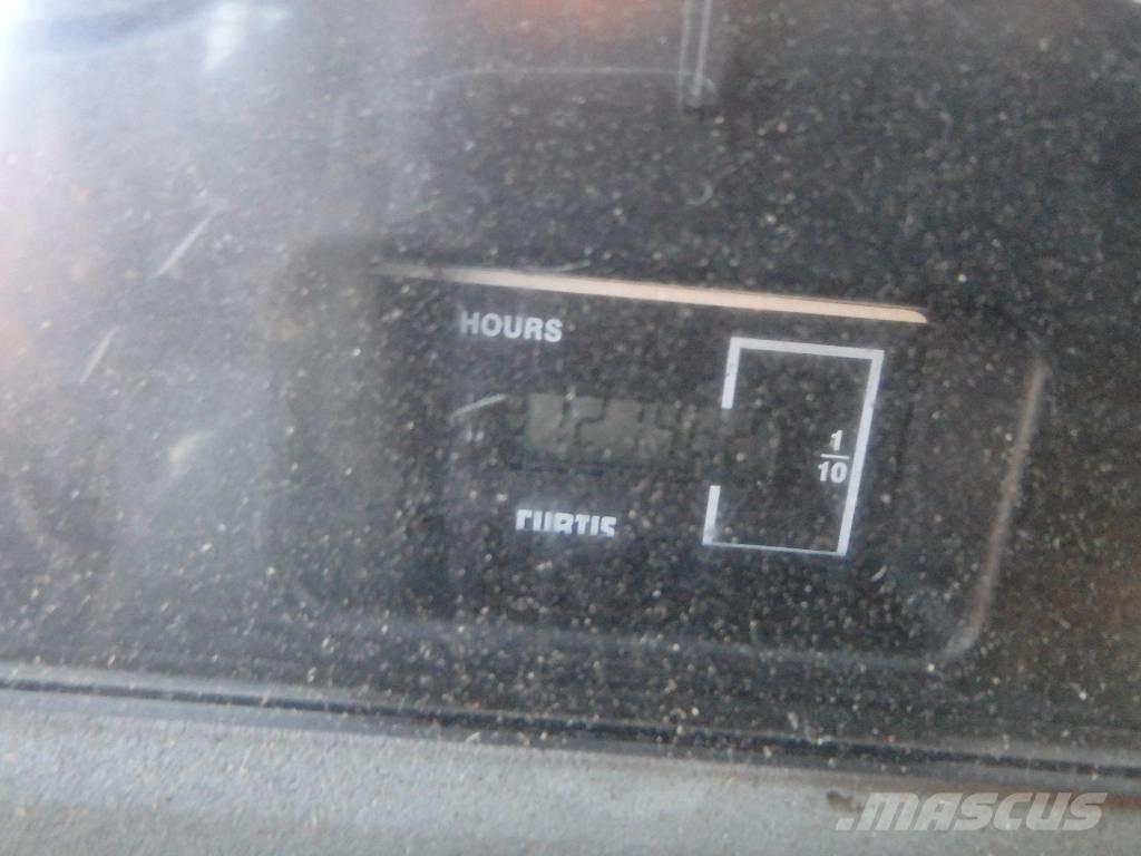 Daewoo Mega 250 4x4 ホイールローダー・タイヤショベル