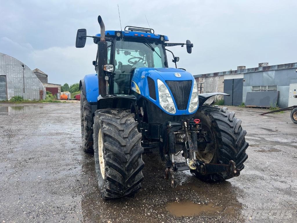 New Holland T 7070 トラクター