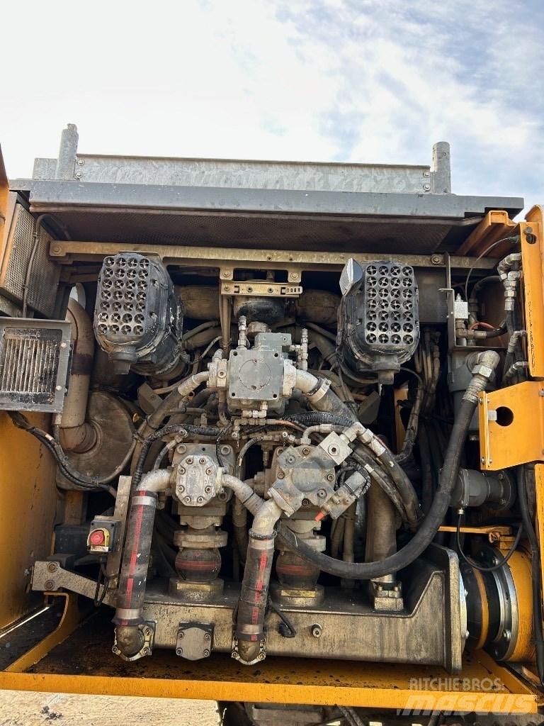 Liebherr LRB 125 振動式パイルドライバー