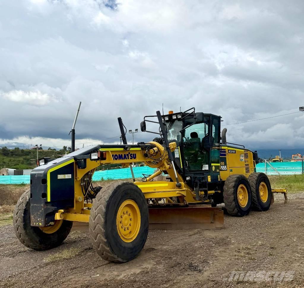 Komatsu GD555-5 モーターグレーダー