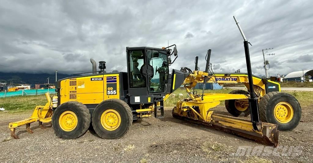 Komatsu GD555-5 モーターグレーダー