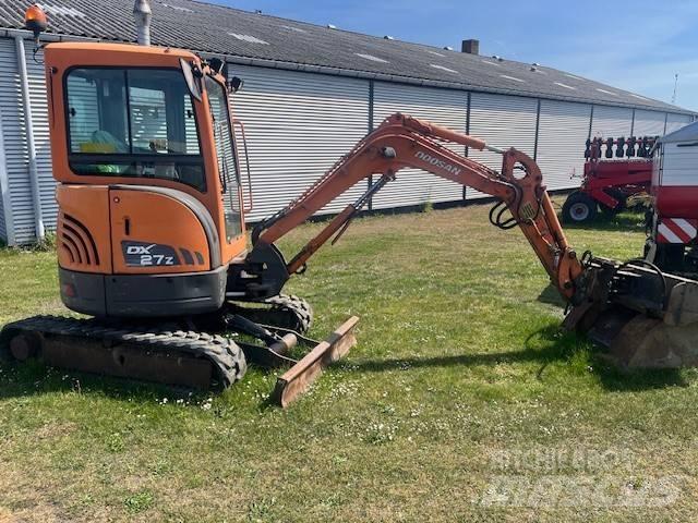 Doosan DX 27 Z ミニ油圧ショベル 7t以下（ミニユンボ・ミニディガー）