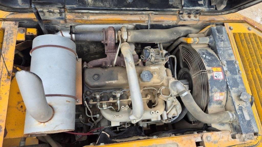 JCB JS 130 W ホイール式油圧ショベル（パワーショベル・ユンボ・バックホー）