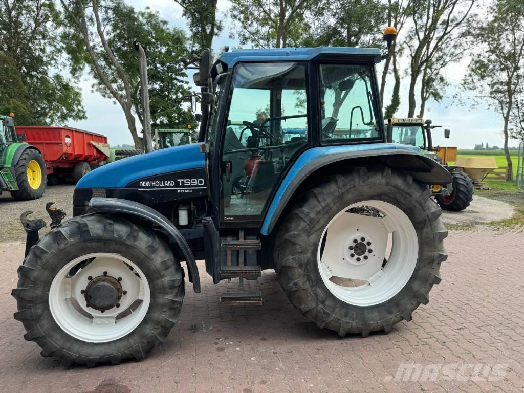 New Holland TS90 トラクター