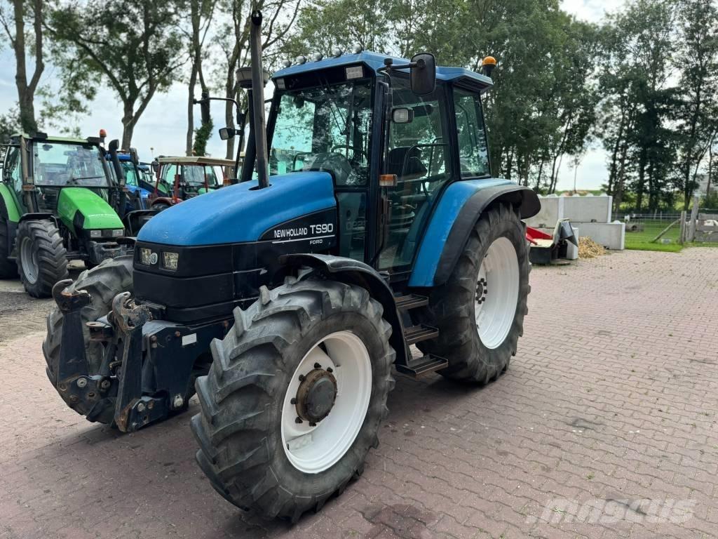 New Holland TS90 トラクター