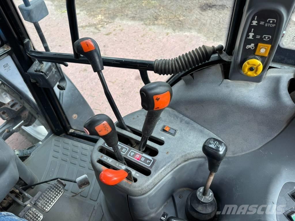 New Holland TS90 トラクター