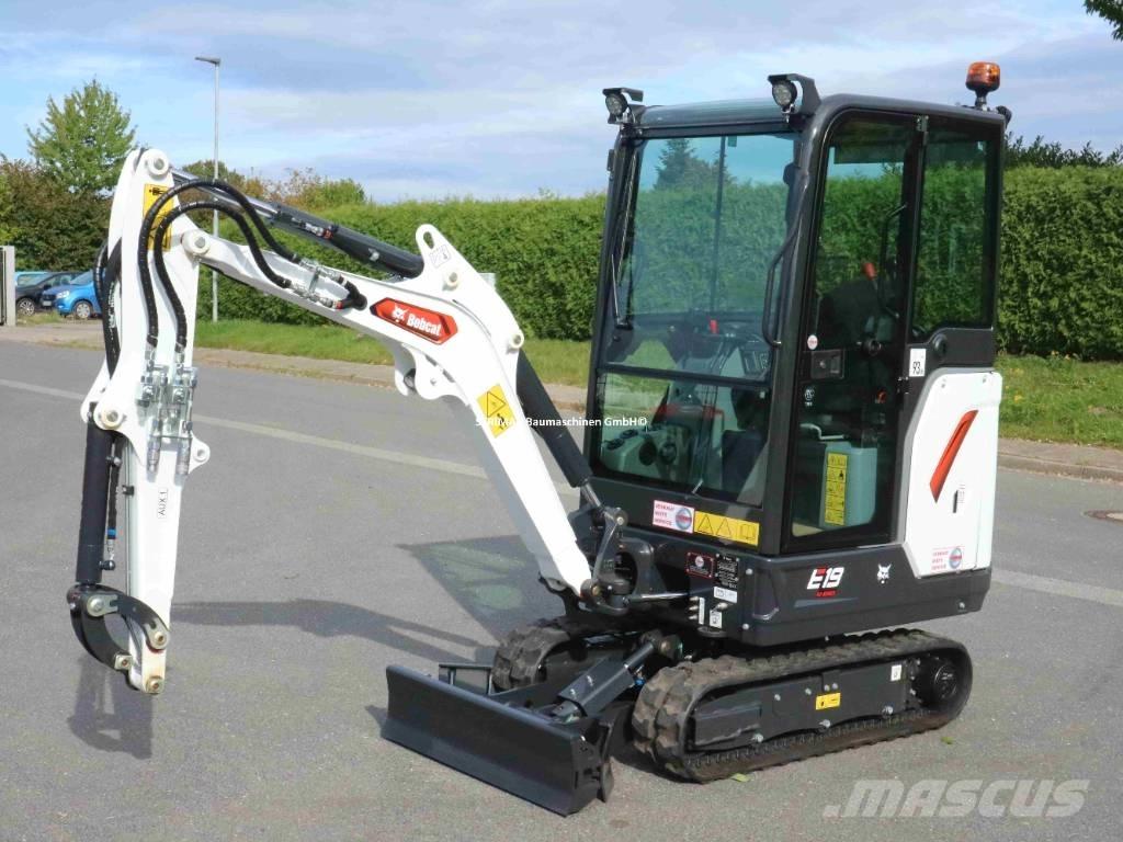 Bobcat E 19 R2 ミニ油圧ショベル 7t以下（ミニユンボ・ミニディガー）