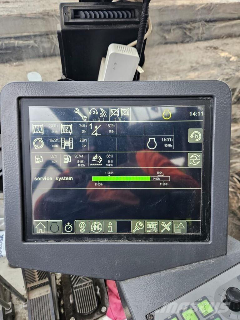 Liebherr HS 8100 クローラクレーン