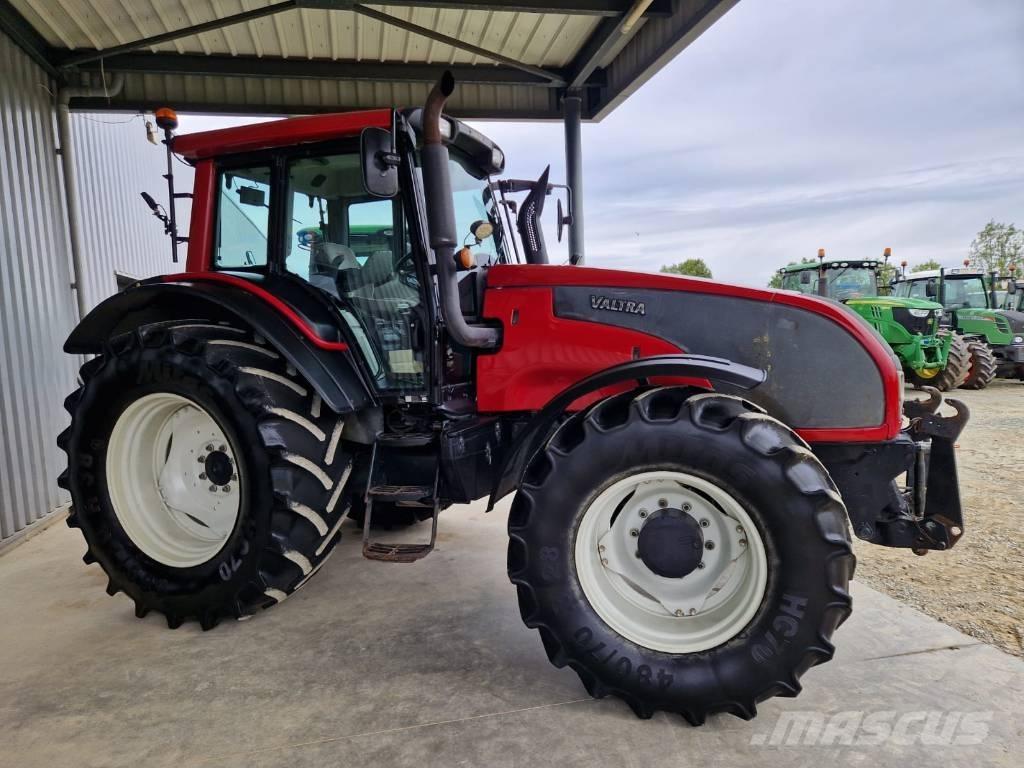 Valtra T 171 トラクター
