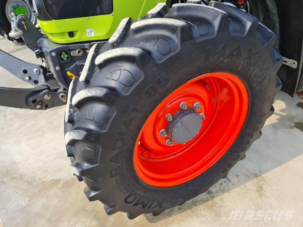 CLAAS Arion 440 CIS トラクター