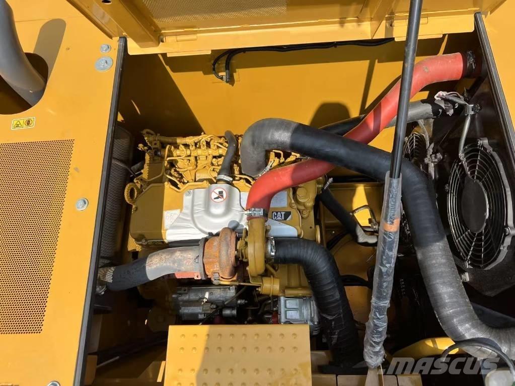 CAT 320 D GC 大型油圧ショベル12t以上（パワーショベル・ユンボ）