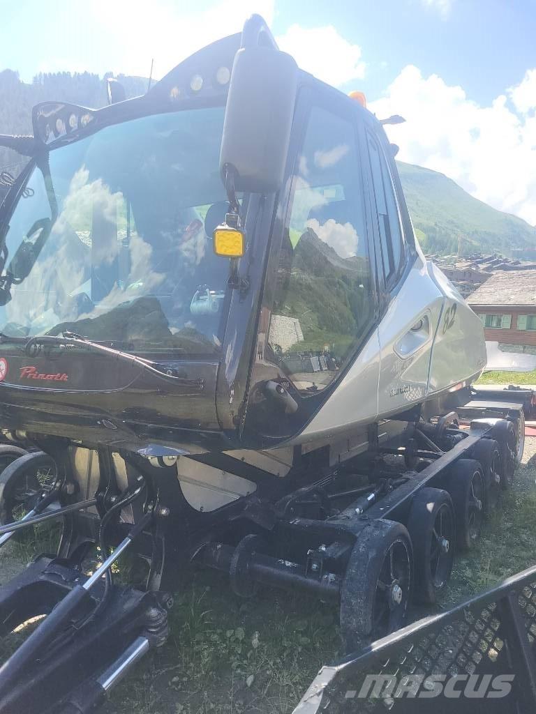Prinoth New leitwolf スノーグルーマー