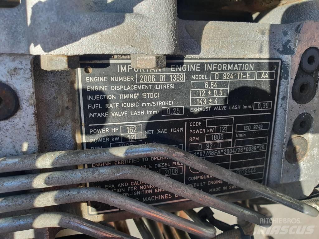 Liebherr D924 TIE A4 エンジン