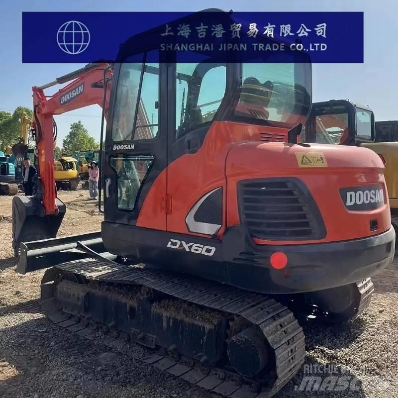 Doosan DX 60 大型油圧ショベル12t以上（パワーショベル・ユンボ）
