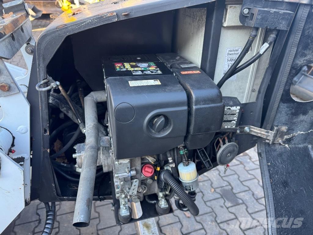 Dino 160 XT 高所作業台付トレーラー