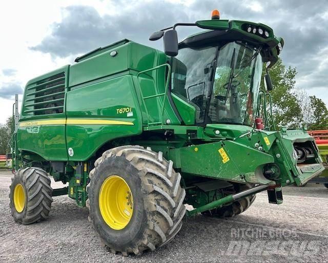 John Deere T 670 i コンバイン