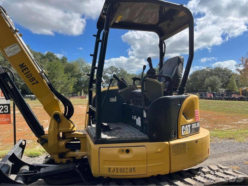 CAT 305.5 E2 CR ミニ油圧ショベル 7t以下（ミニユンボ・ミニディガー）