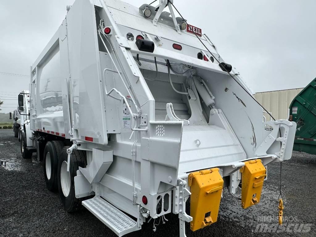 Freightliner M2 塵芥車、パッカー車