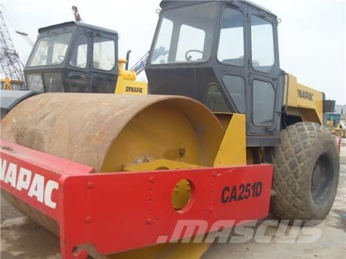 Dynapac CA 30 D 振動ローラ