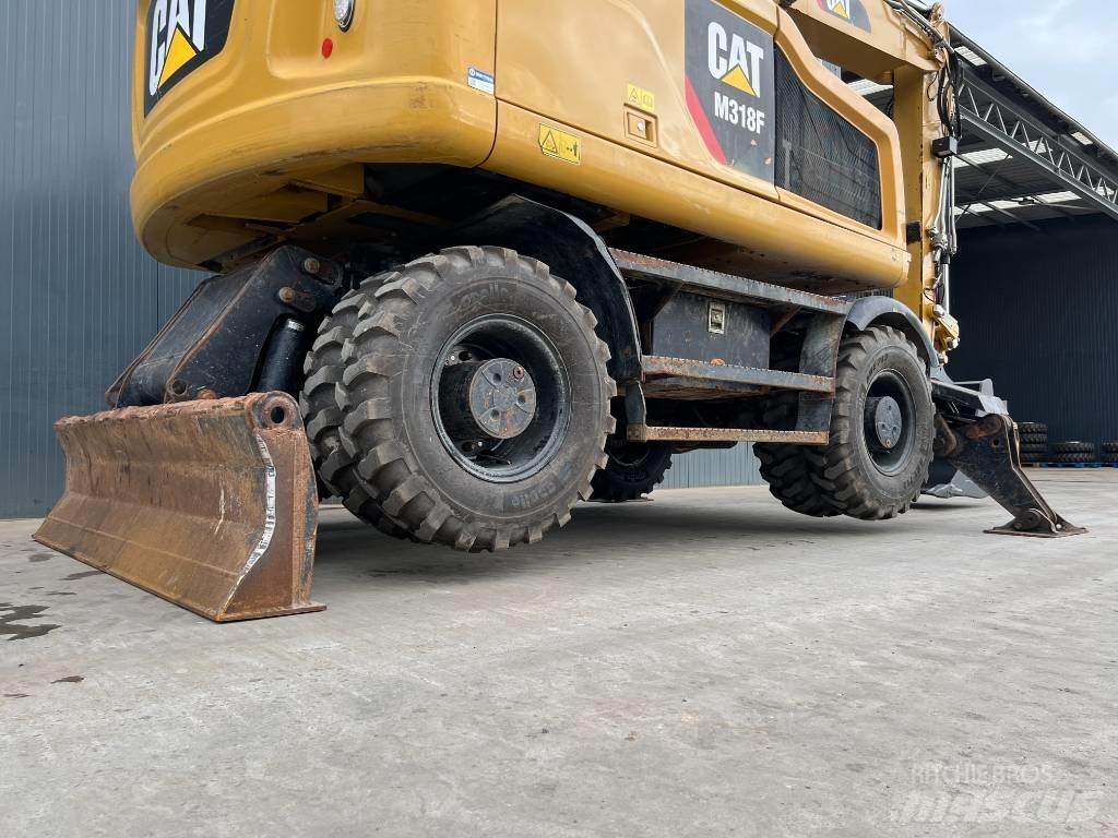 CAT M318F ホイール式油圧ショベル（パワーショベル・ユンボ・バックホー）