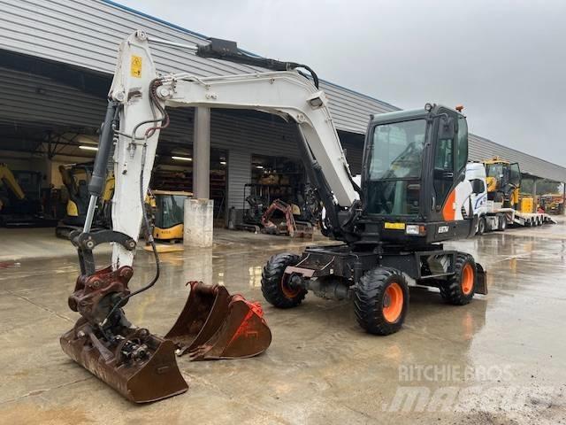 Bobcat E 57 W ホイール式油圧ショベル（パワーショベル・ユンボ・バックホー）