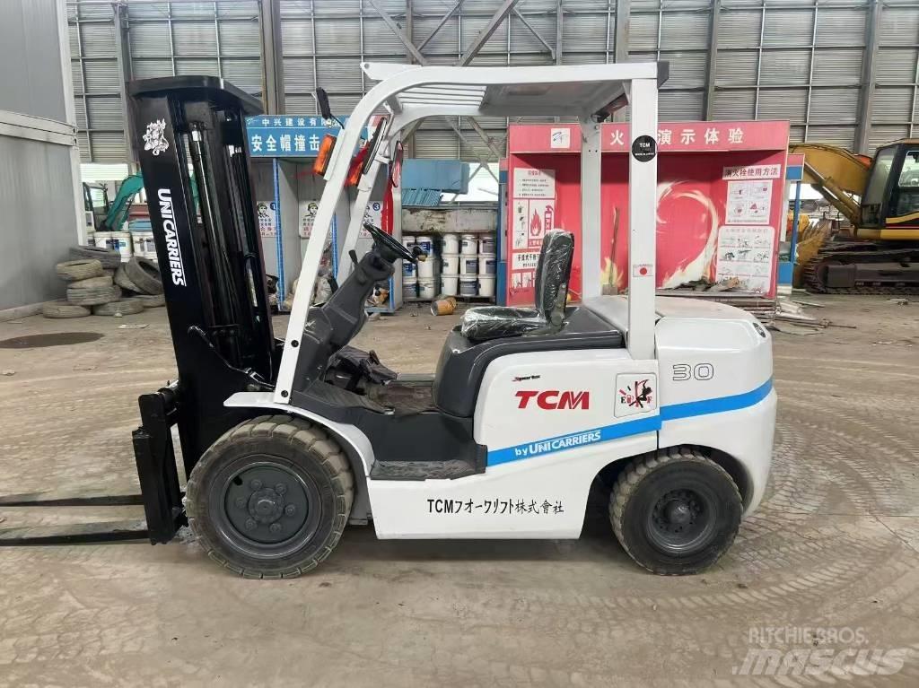 TCM FD 30 ディーゼル・軽油
