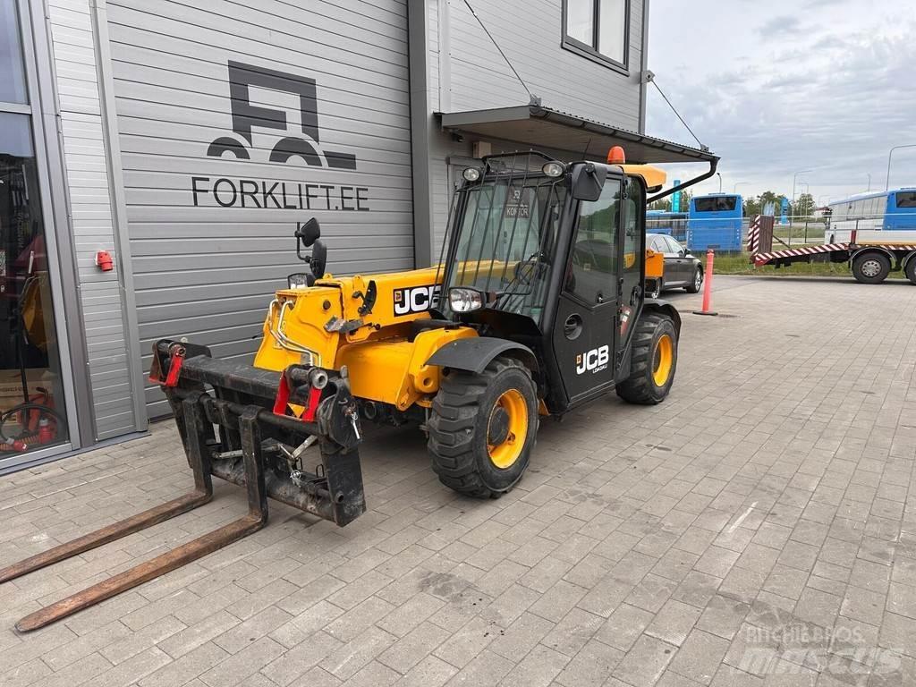 JCB 525-60 テレスコーピックハンドラー