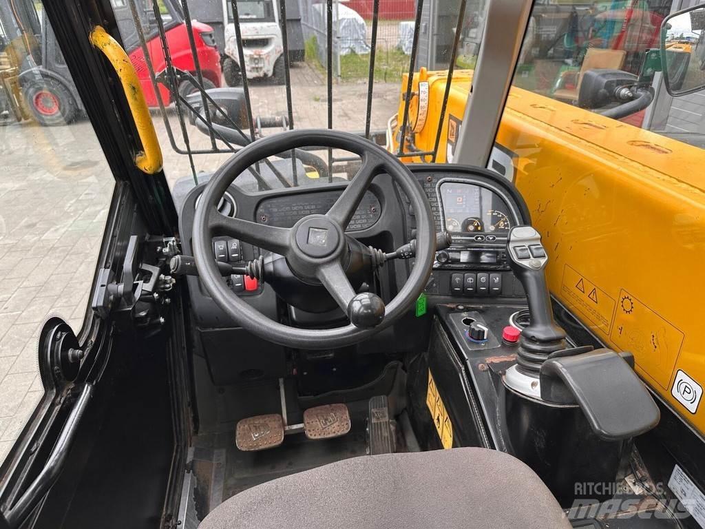 JCB 525-60 テレスコーピックハンドラー
