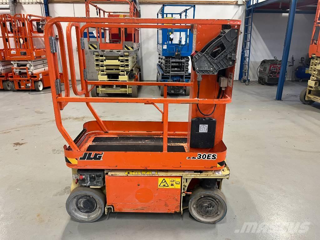 JLG 1230 ES 垂直昇降型リフト