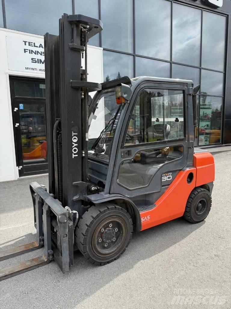 Toyota 02-8 FDF 30 ディーゼル・軽油