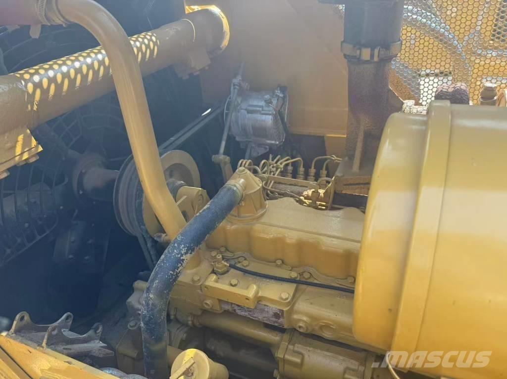 CAT D 6 G ブルドーザー