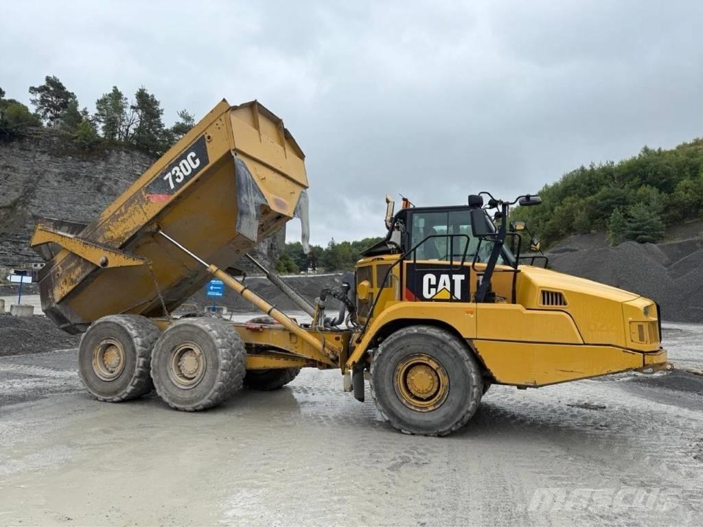 CAT 730C アーティキュレート式ダンプトラック