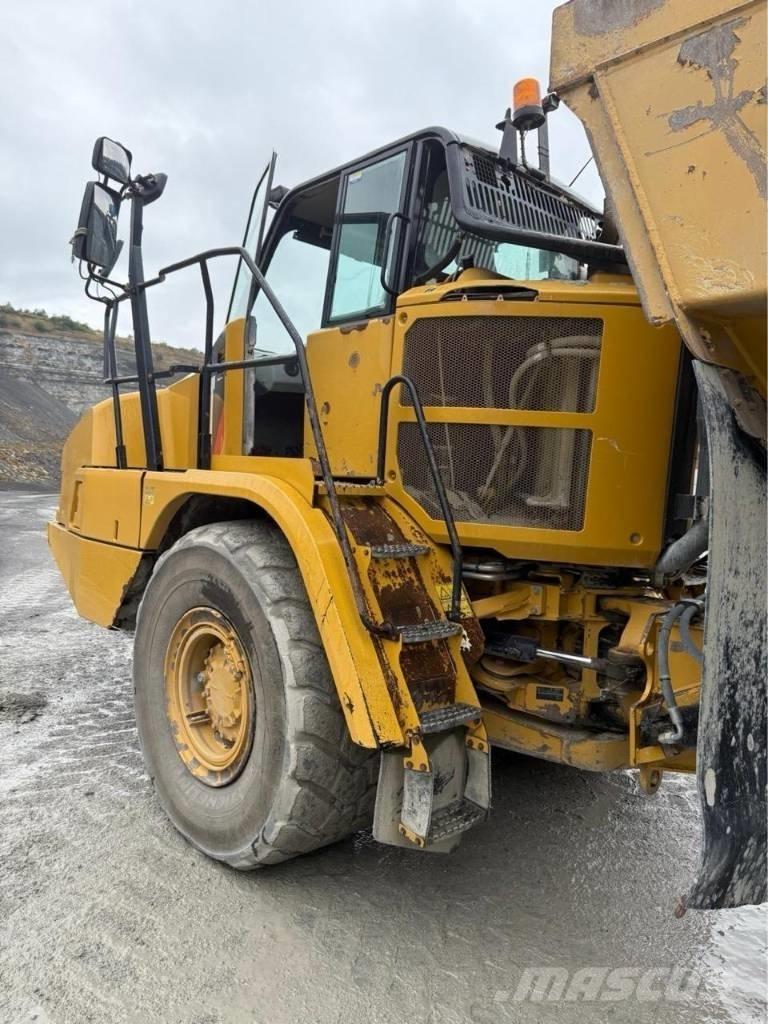 CAT 730C アーティキュレート式ダンプトラック