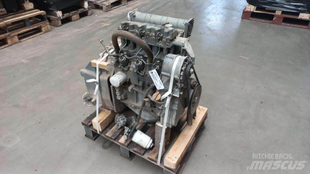 Deutz D2011L03 エンジン