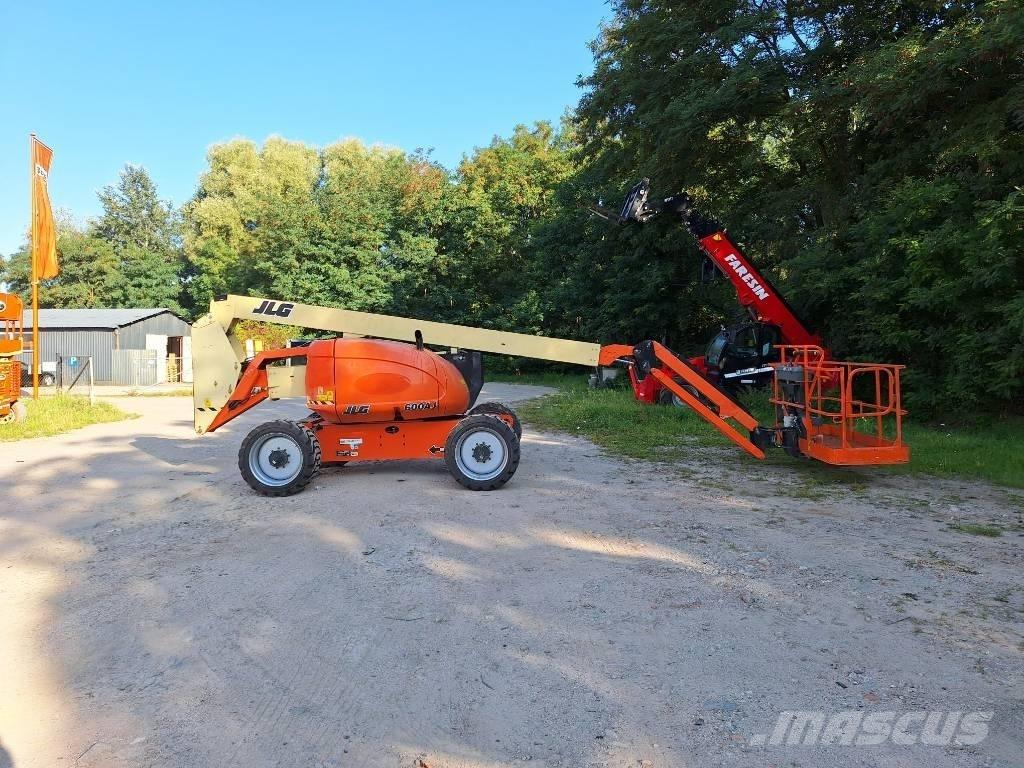 JLG 600AJ ブームリフト　屈伸型