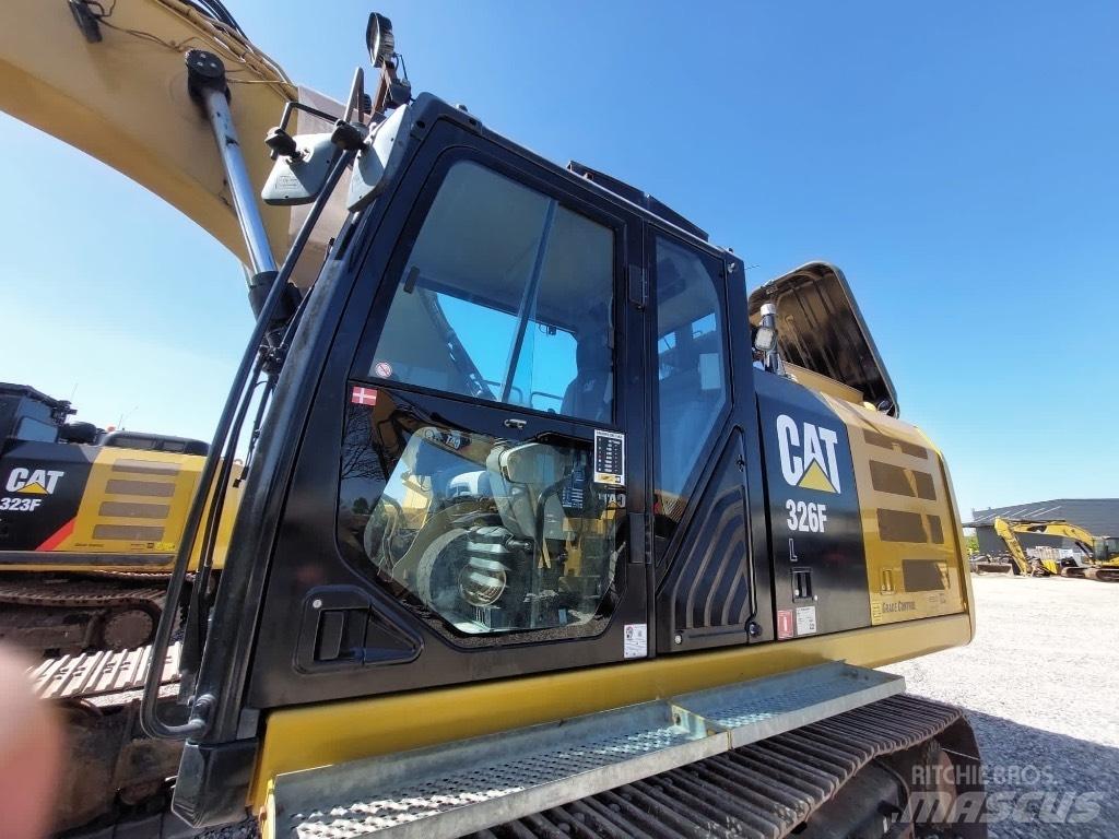 CAT 326 F L 大型油圧ショベル12t以上（パワーショベル・ユンボ）