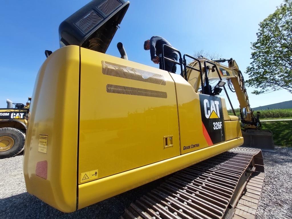 CAT 326 F L 大型油圧ショベル12t以上（パワーショベル・ユンボ）