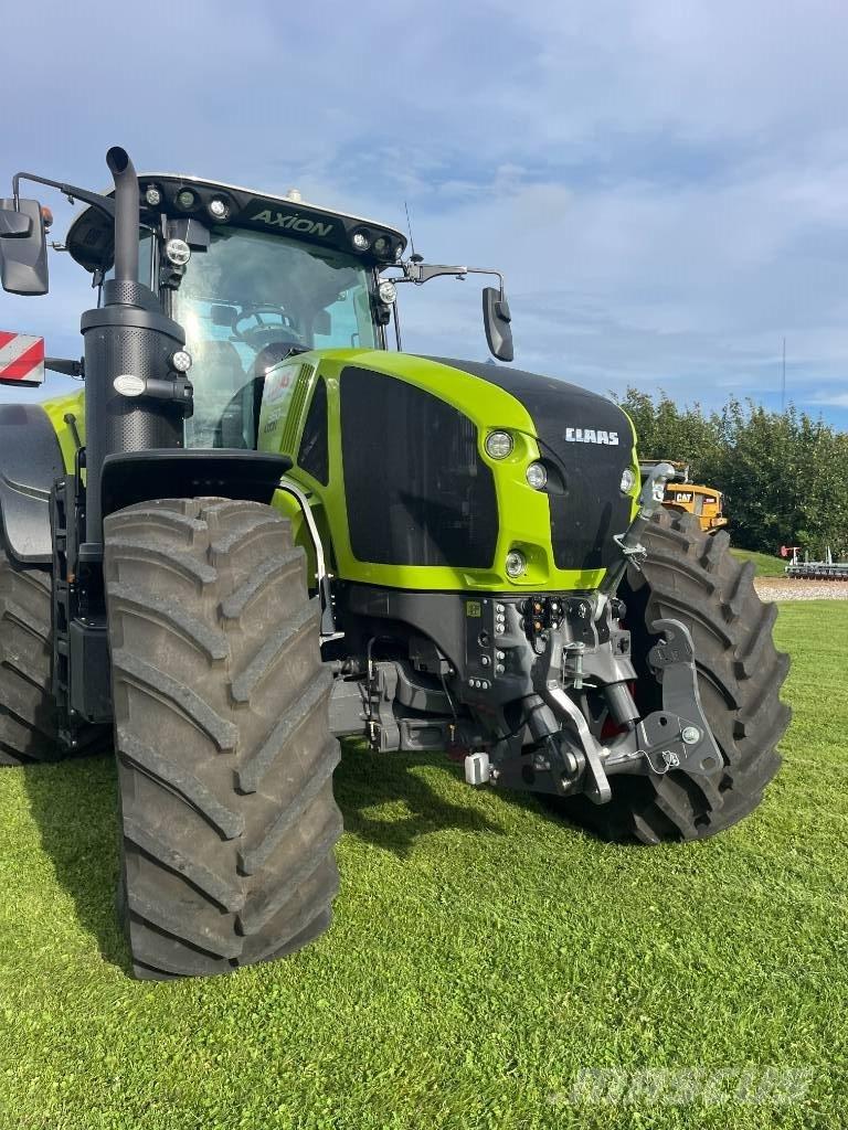 CLAAS AXIO 960 トラクター