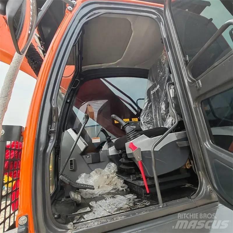 Doosan DX 300 LC ミニ油圧ショベル 7t以下（ミニユンボ・ミニディガー）