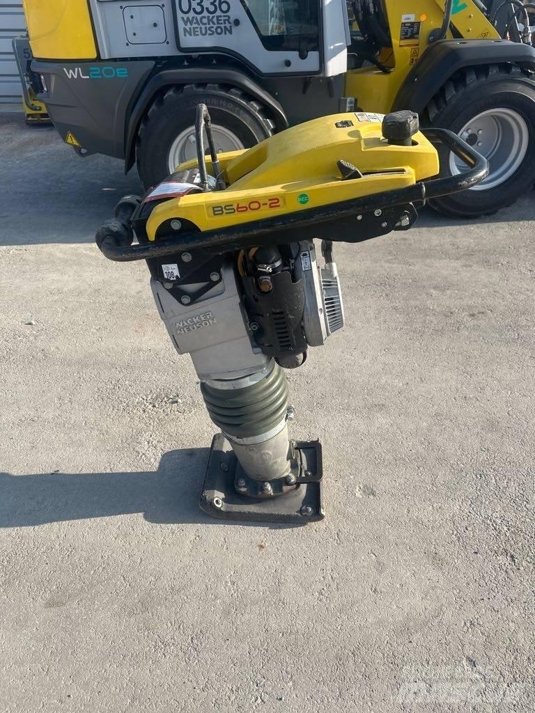 Wacker Neuson BS60-2 タンパ/転圧バイブレータ