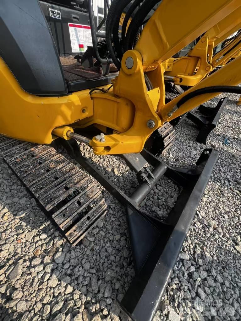 Komatsu PC 30 MR-3 ミニ油圧ショベル 7t以下（ミニユンボ・ミニディガー）