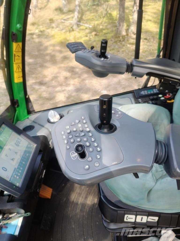 John Deere 1270 G ハーベスター