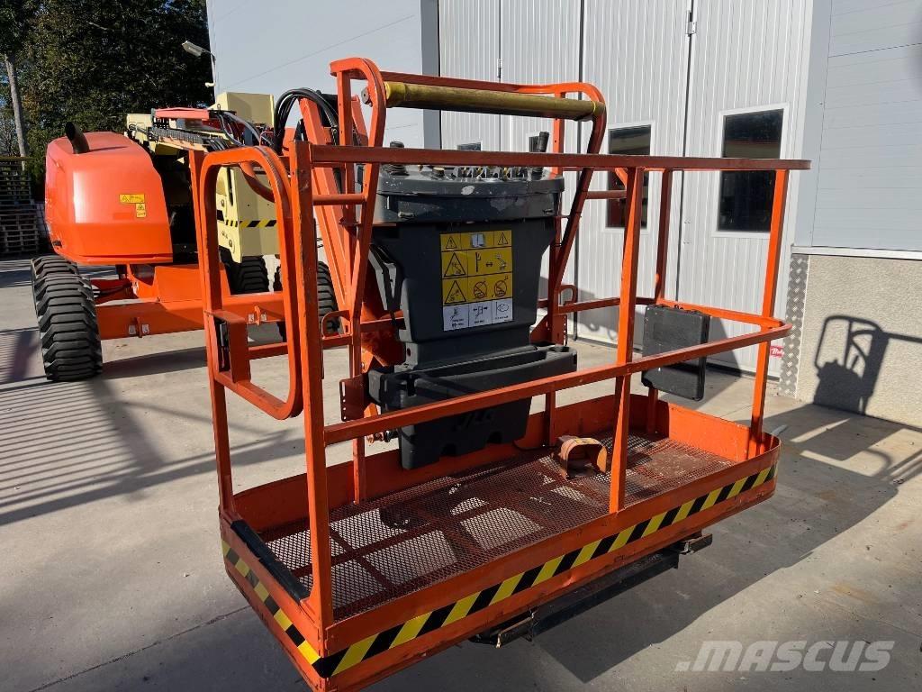 JLG 520 AJ ブームリフト　屈伸型