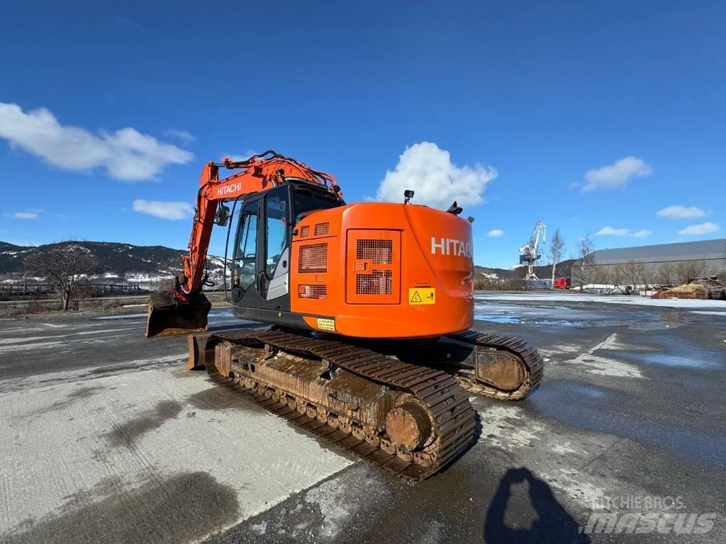 Hitachi ZX 225 US 大型油圧ショベル12t以上（パワーショベル・ユンボ）